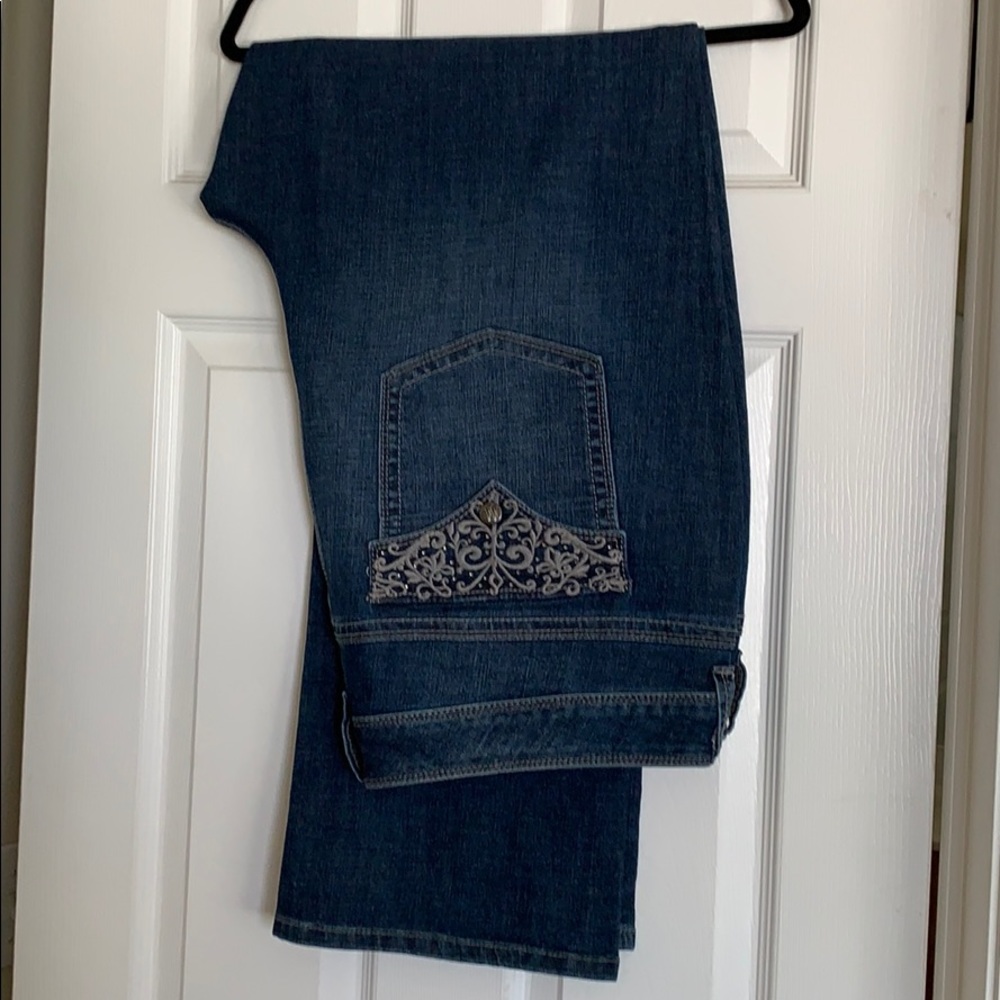 Melissa McCarthy Seven7 slim boot jeans